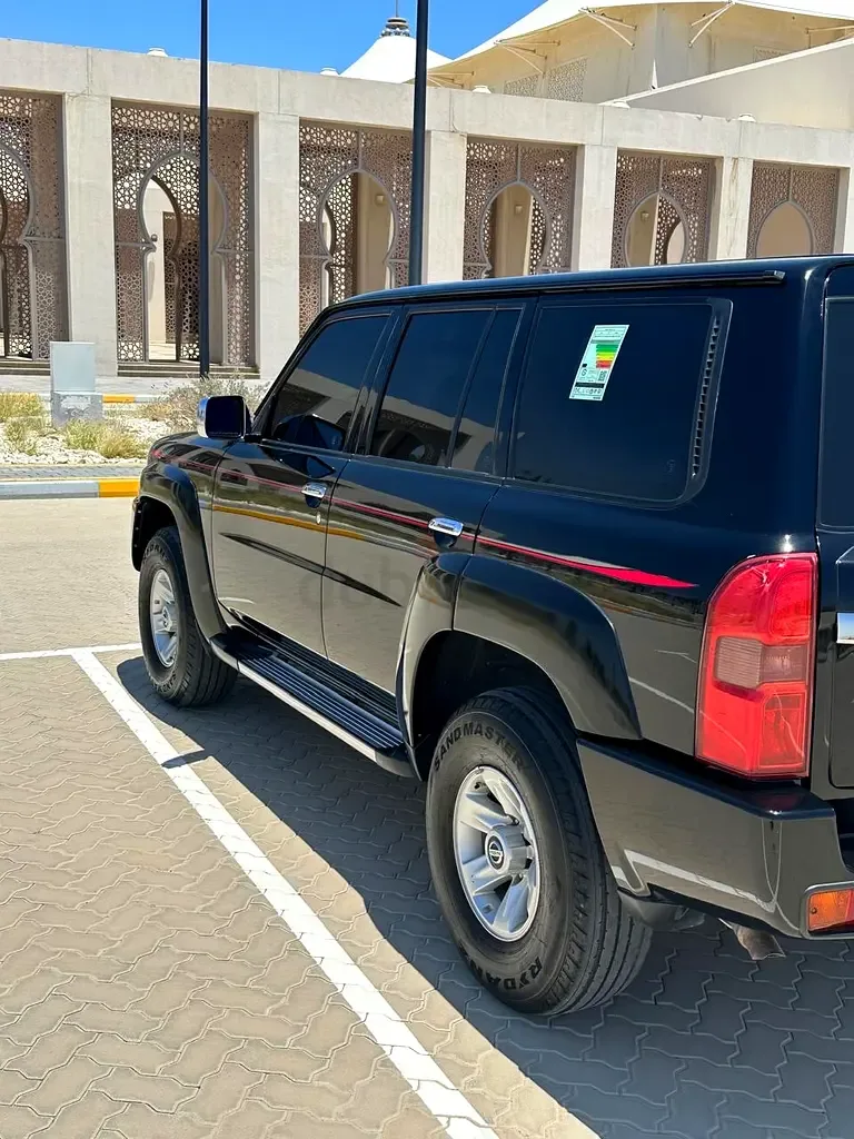 Nissan Patrol 4.8 Tiptronic (245 hp)