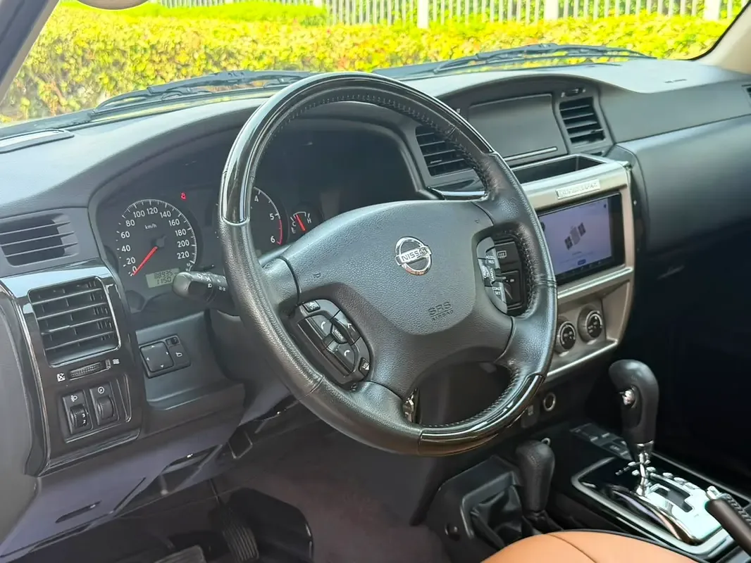 Nissan Patrol 4.8 Tiptronic (245 hp) - 9