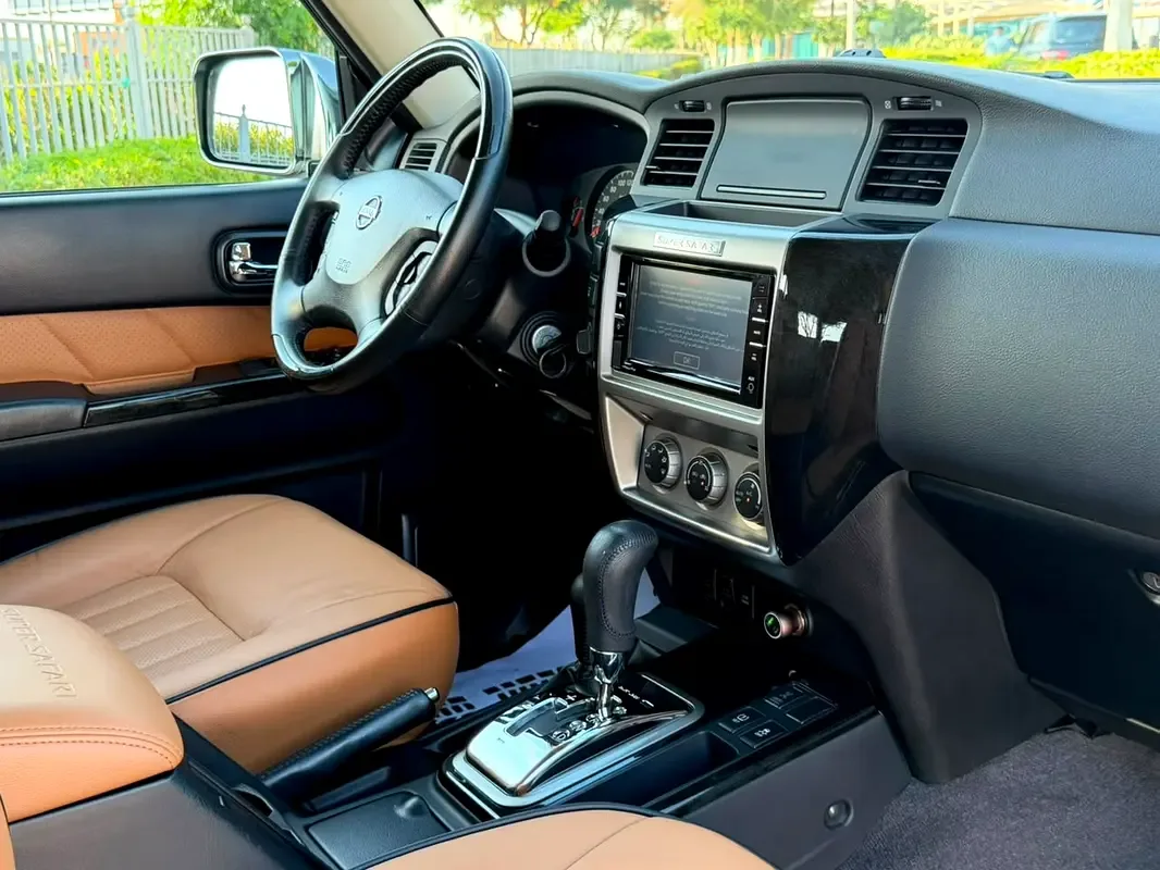 Nissan Patrol 4.8 Tiptronic (245 hp) - 11