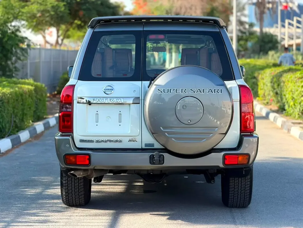 Nissan Patrol 4.8 Tiptronic (245 hp) - 17