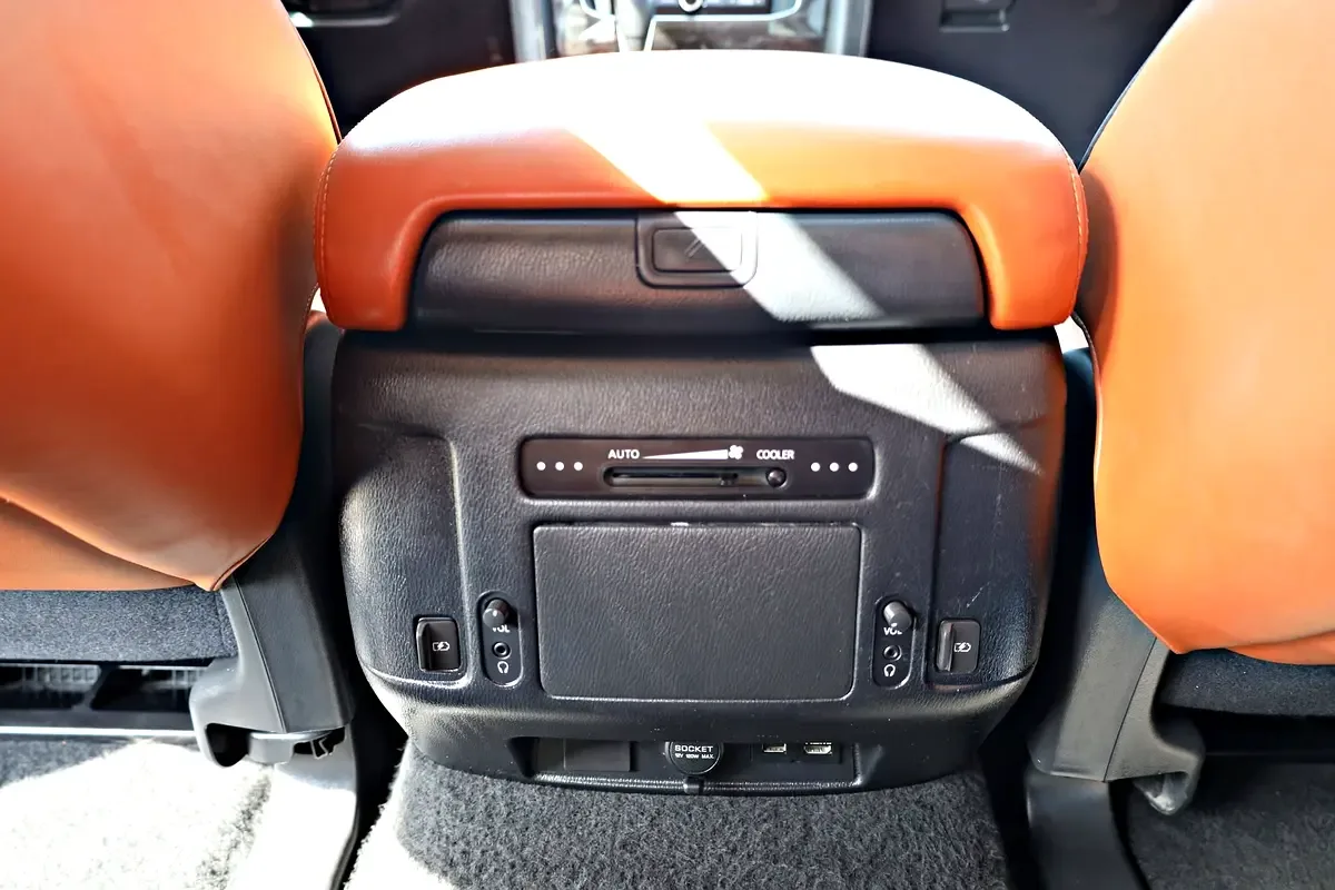 Nissan Patrol 4.8 Tiptronic (245 hp) - 17