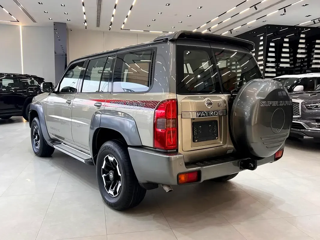 Nissan Patrol 4.8 Tiptronic (245 hp) - 4