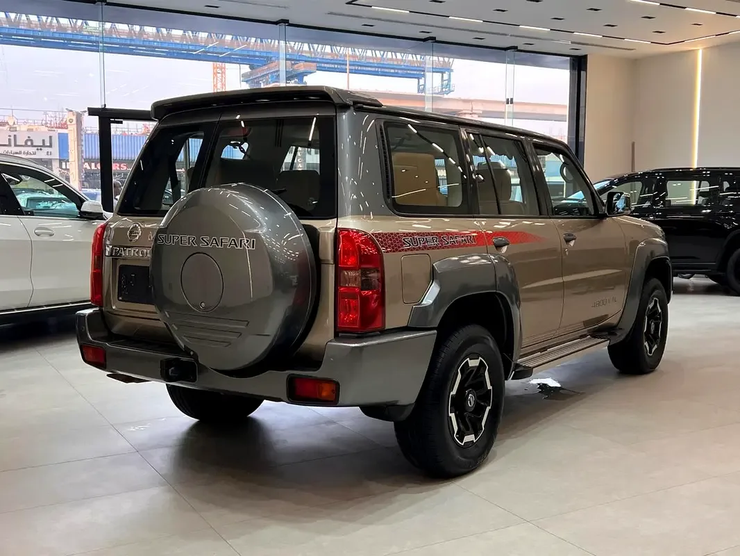 Nissan Patrol 4.8 Tiptronic (245 hp) - 3
