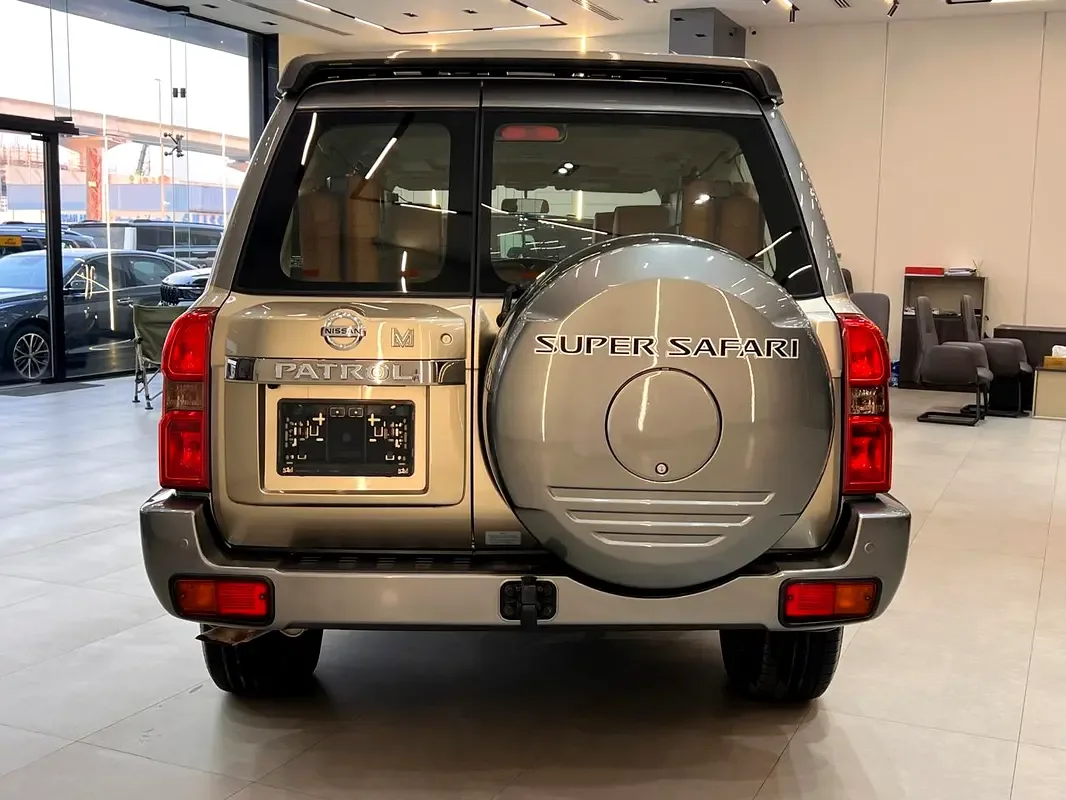 Nissan Patrol 4.8 Tiptronic (245 hp) - 7