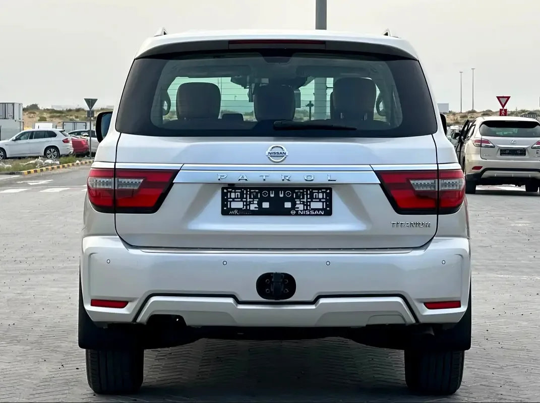Nissan Patrol 5.6 (405 hp) Automatic transmission