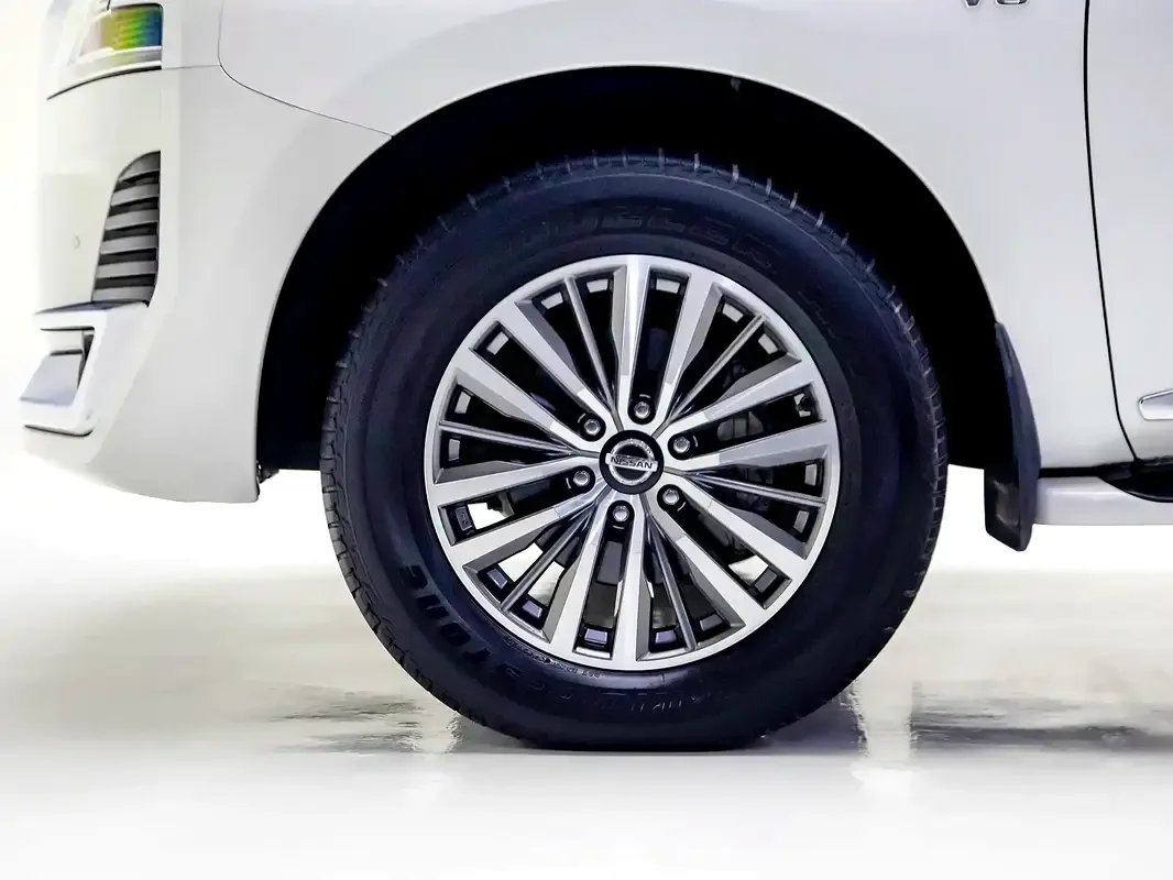 Nissan Patrol 5.6 (405 hp) Automatic transmission - 20