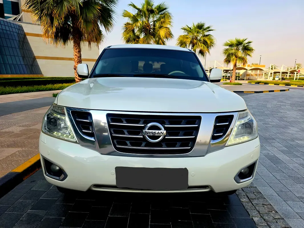 Nissan Patrol 5.6 AT (317 hp)