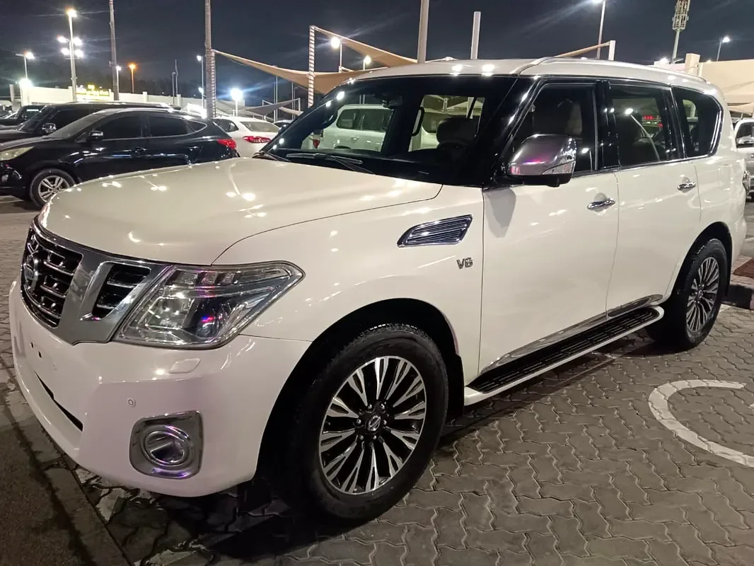 Nissan Patrol 5.6 AT (317 hp)