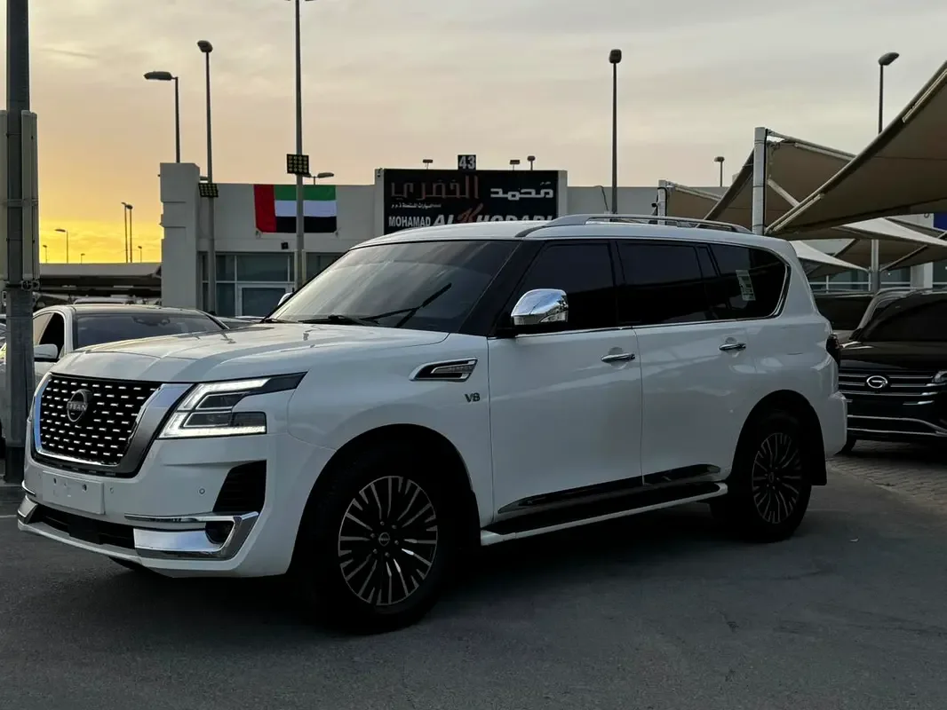 Nissan Patrol 5.6 AT (317 hp)