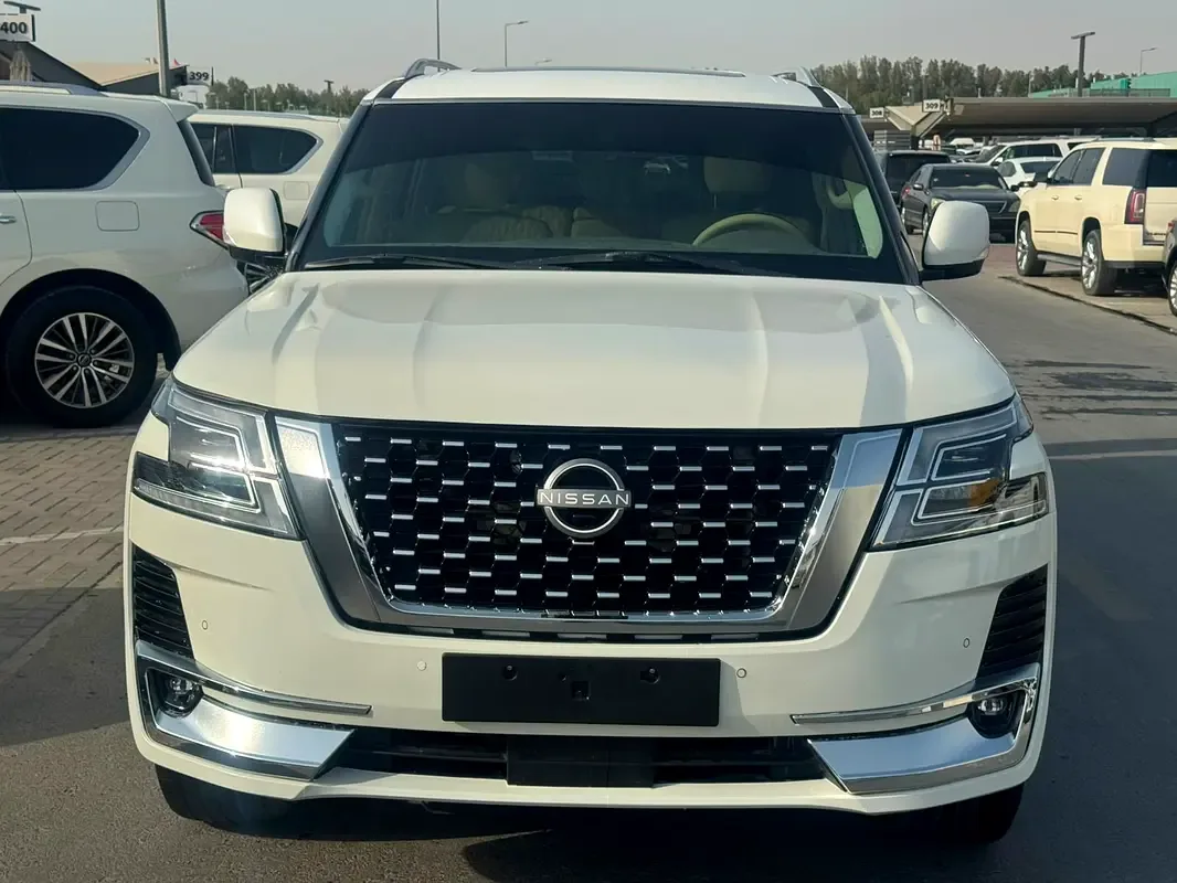 Nissan Patrol 5.6 AT (317 hp)
