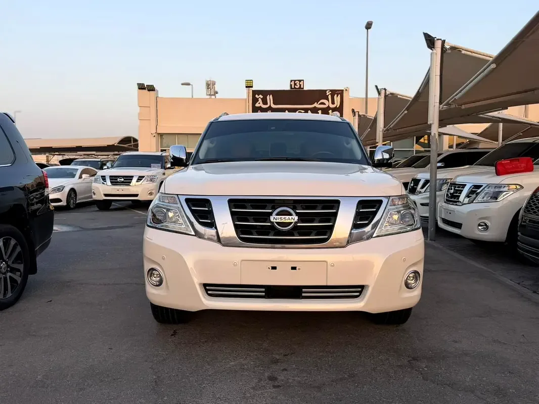 Nissan Patrol 5.6 AT (317 hp)