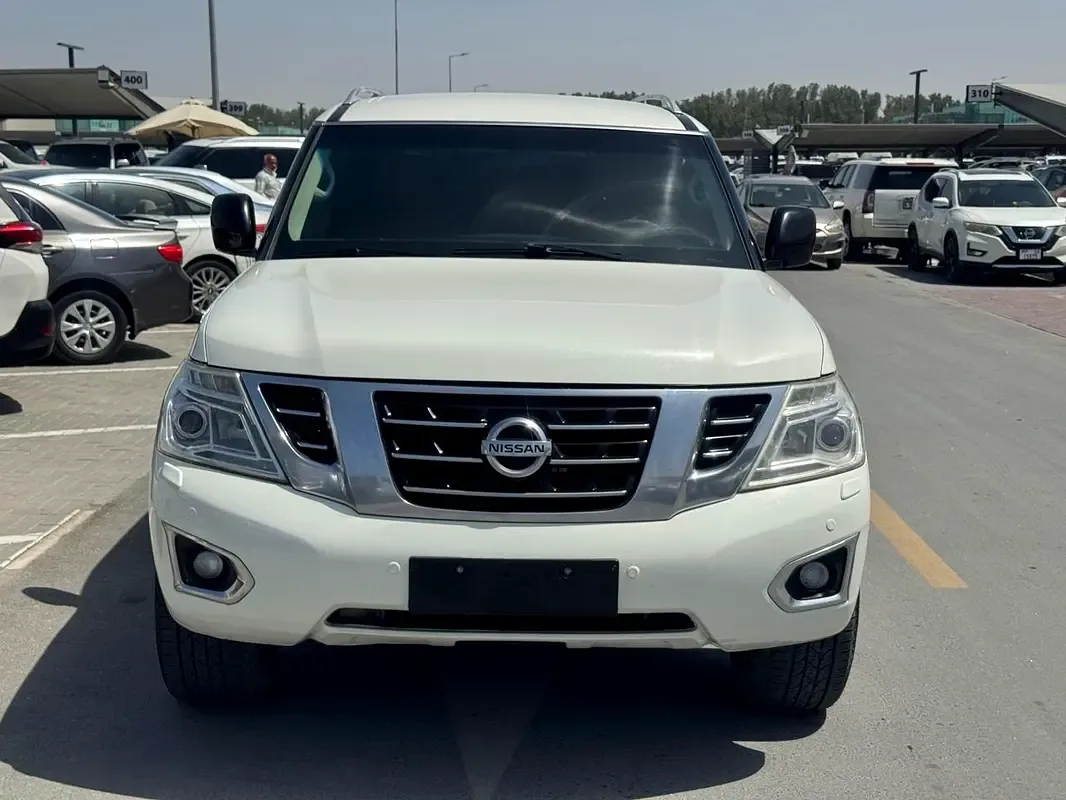 Nissan Patrol 5.6 AT (317 hp)