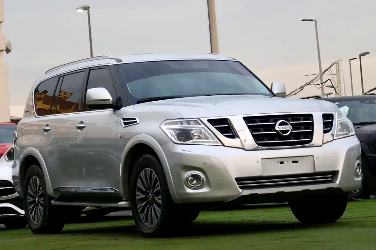 Nissan Patrol 5.6 AT (317 hp)