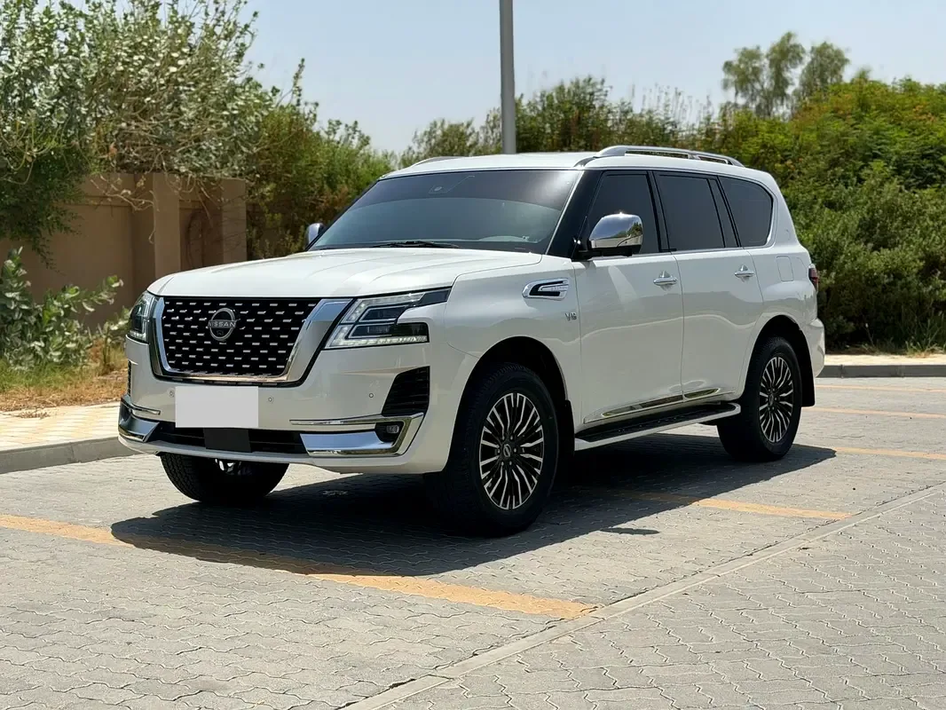 Nissan Patrol 5.6 AT (317 hp)