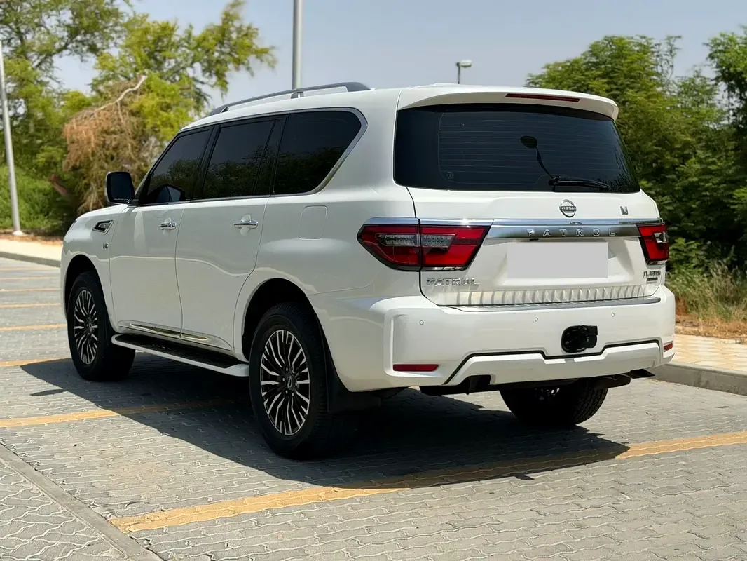 Nissan Patrol 5.6 AT (317 حصان) - 5