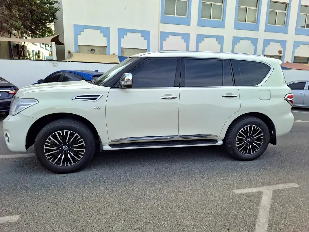 Nissan Patrol 5.6 AT (317 hp) - 4