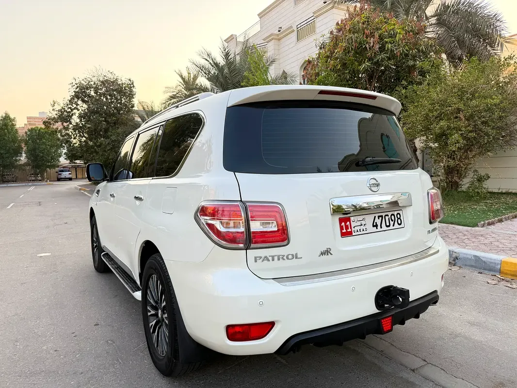 Nissan Patrol 5.6 AT (317 hp) - 5