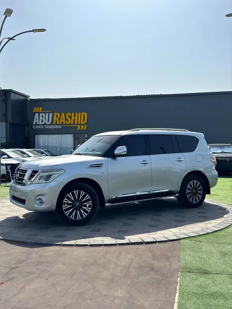 Nissan Patrol 5.6 AT (405 hp)
