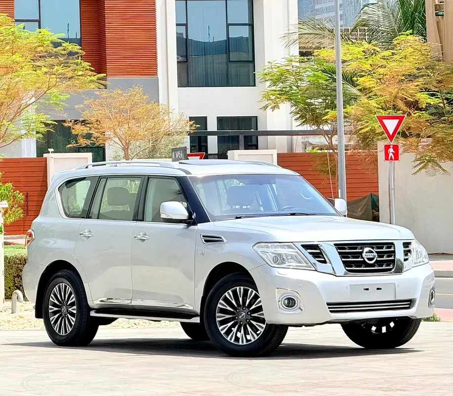 Nissan Patrol 5.6 AT (405 hp)