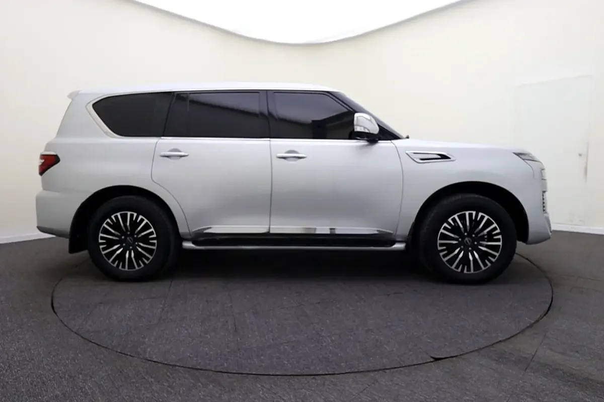 Nissan Patrol 5.6 AT (405 hp)