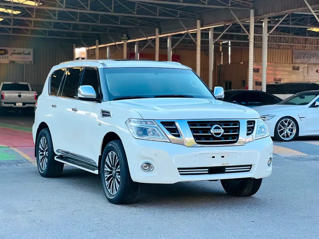 Nissan Patrol 5.6 AT (405 hp)