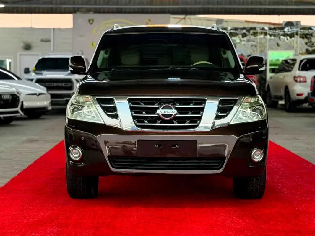 Nissan Patrol 5.6 AT (405 hp)