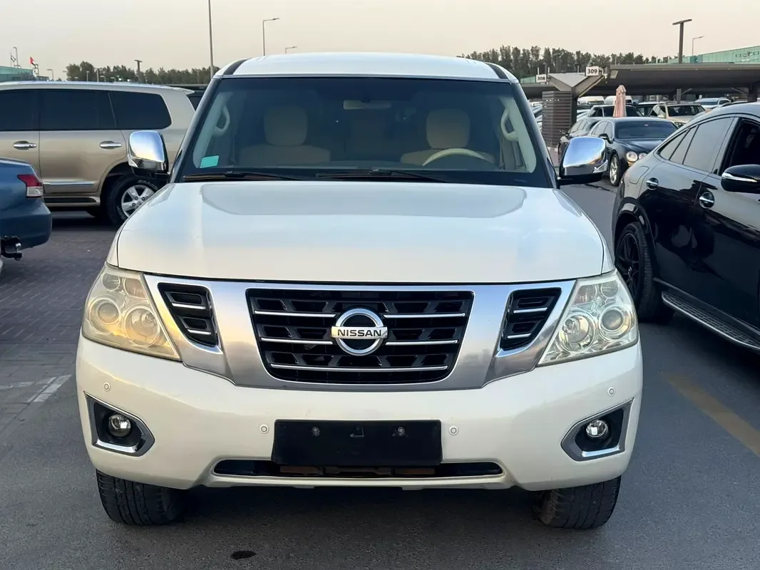 Nissan Patrol 5.6 AT (405 hp)