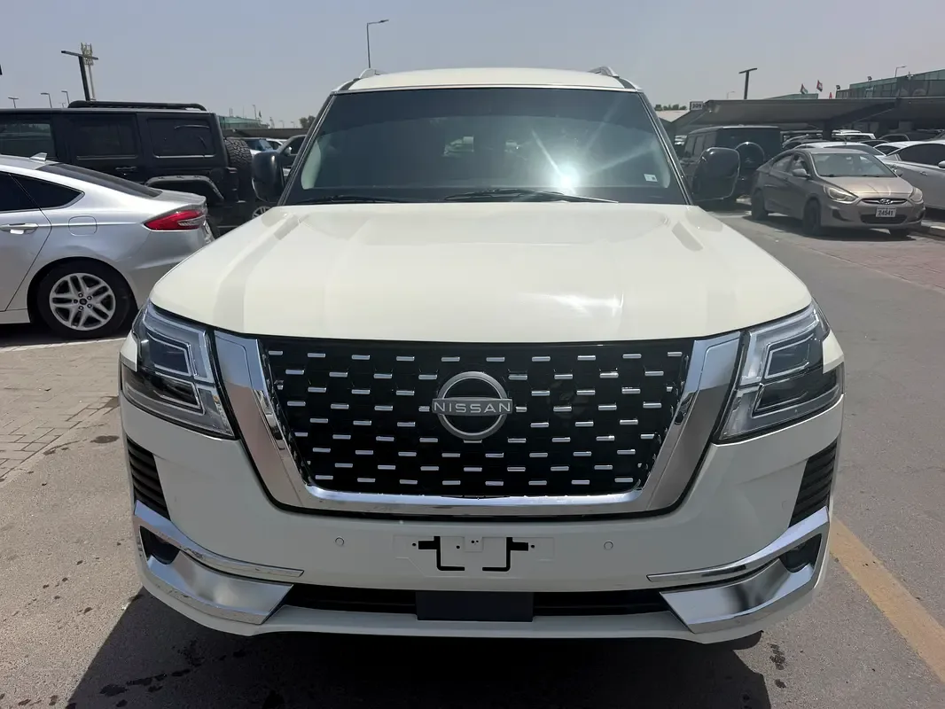 Nissan Patrol 5.6 AT (405 hp)