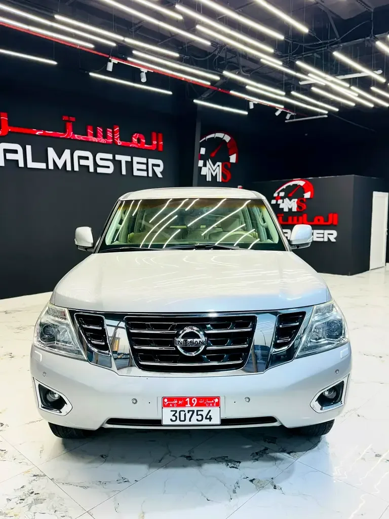 Nissan Patrol 5.6 AT (405 hp)