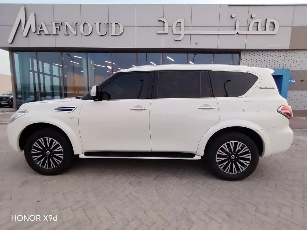 Nissan Patrol 5.6 AT (405 hp)