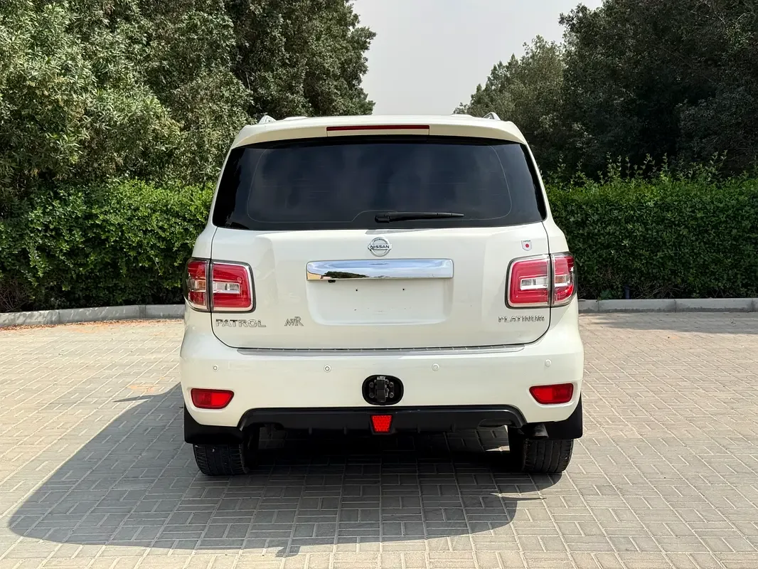 Nissan Patrol 5.6 AT (405 حصان) - 5