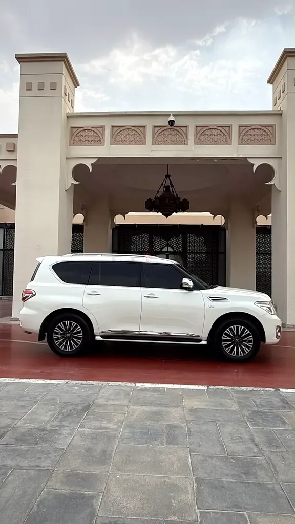 Nissan Patrol 5.6 AT (405 حصان) - 2