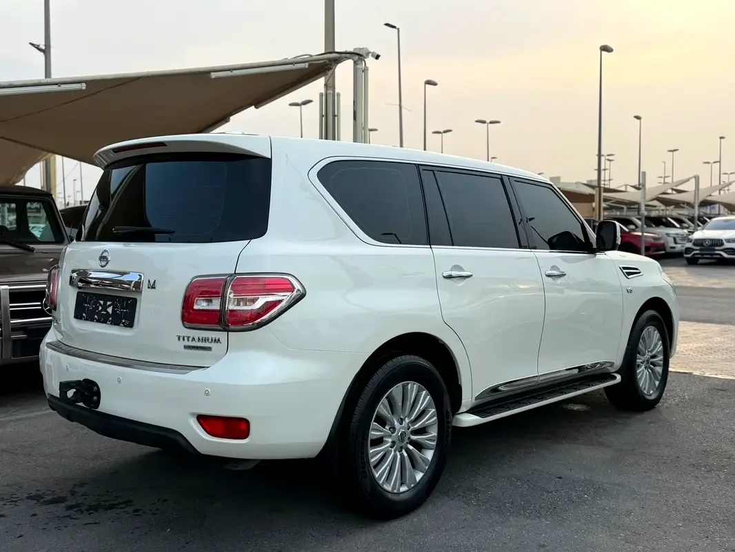 Nissan Patrol 5.6 AT (405 حصان) - 3