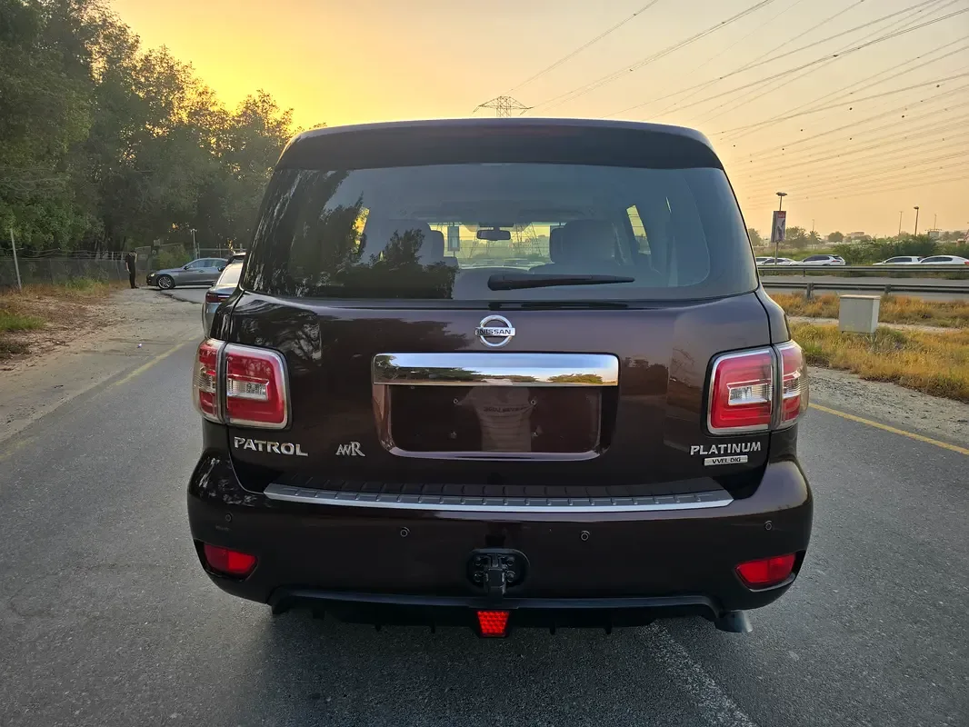 Nissan Patrol 5.6 AT (405 حصان) - 5