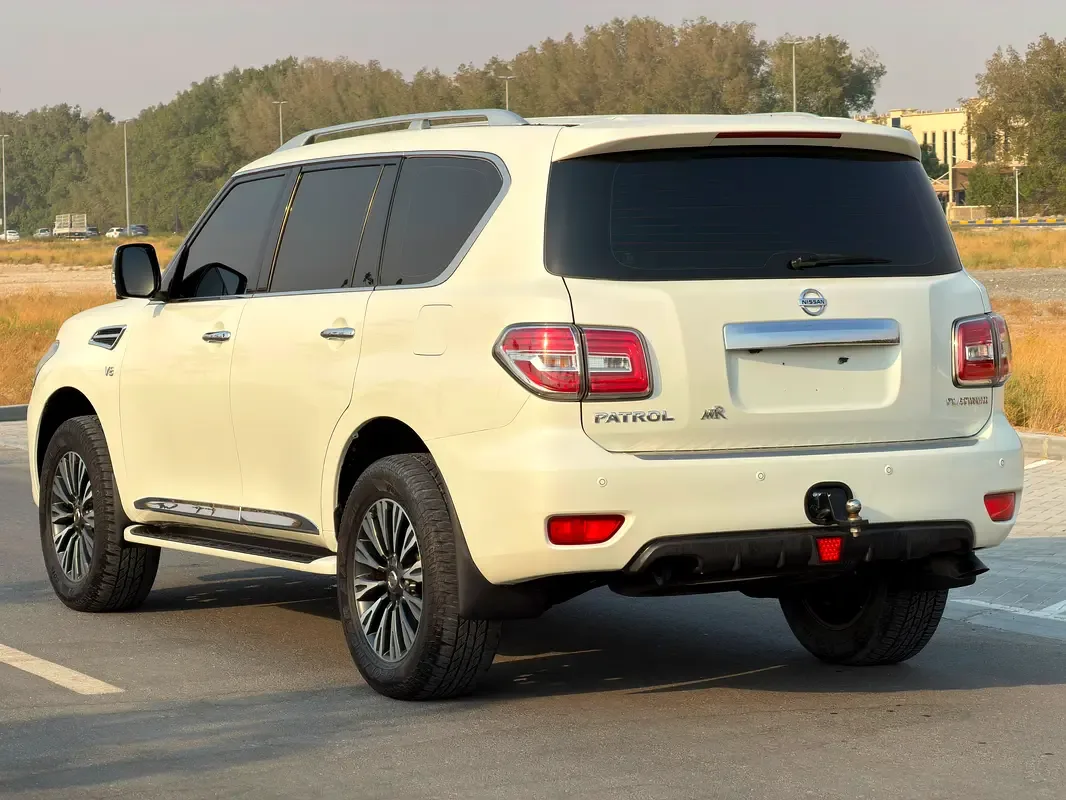 Nissan Patrol 5.6 AT (405 hp) - 4