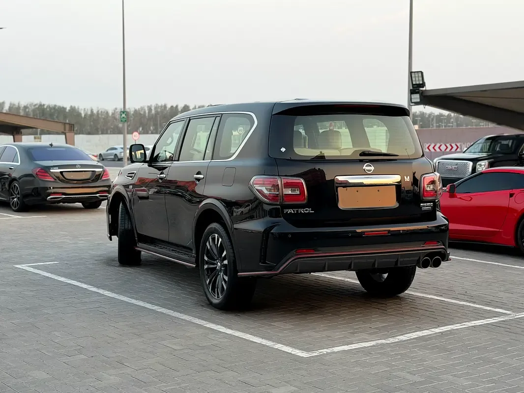 Nissan Patrol 5.6 AT (405 حصان) - 2