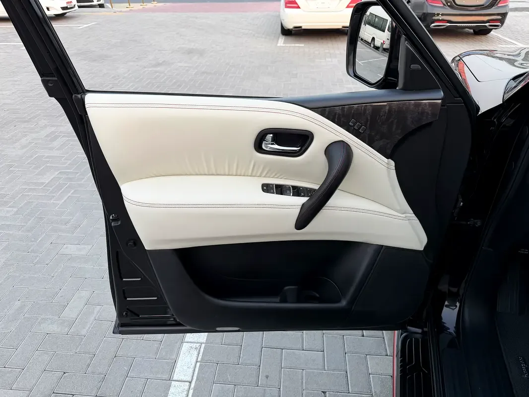 Nissan Patrol 5.6 AT (405 حصان) - 5