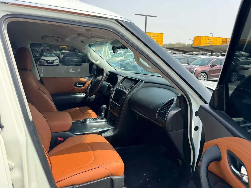 Nissan Patrol 5.6 AT (405 حصان) - 12