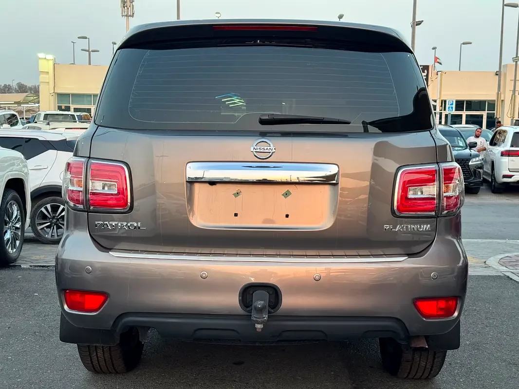 Nissan Patrol 5.6 AT (405 hp) - 5