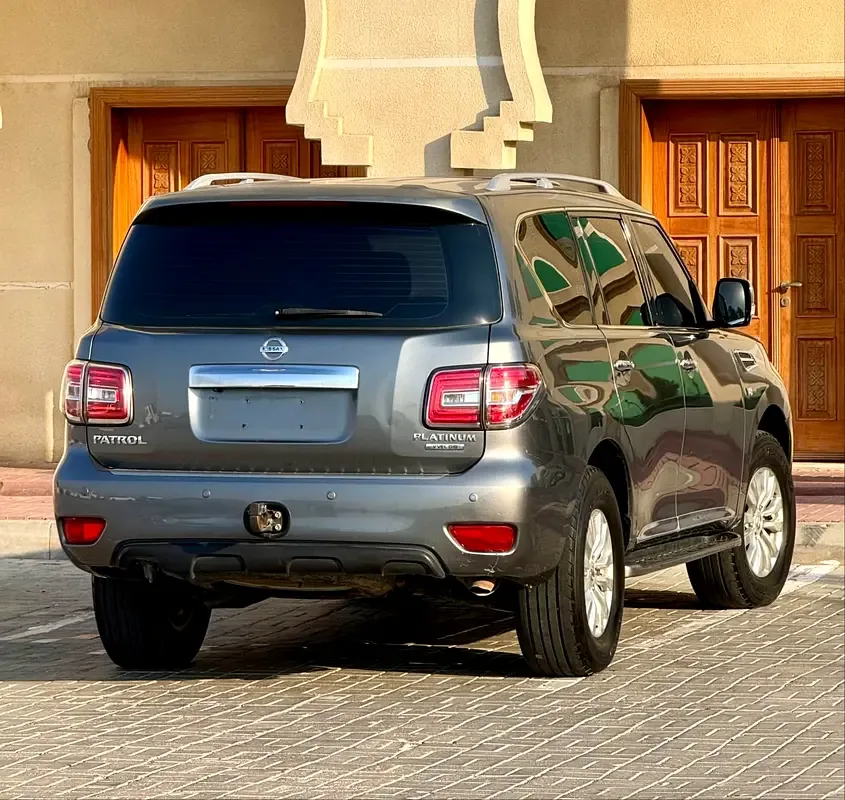 Nissan Patrol 5.6 AT (405 حصان) - 5