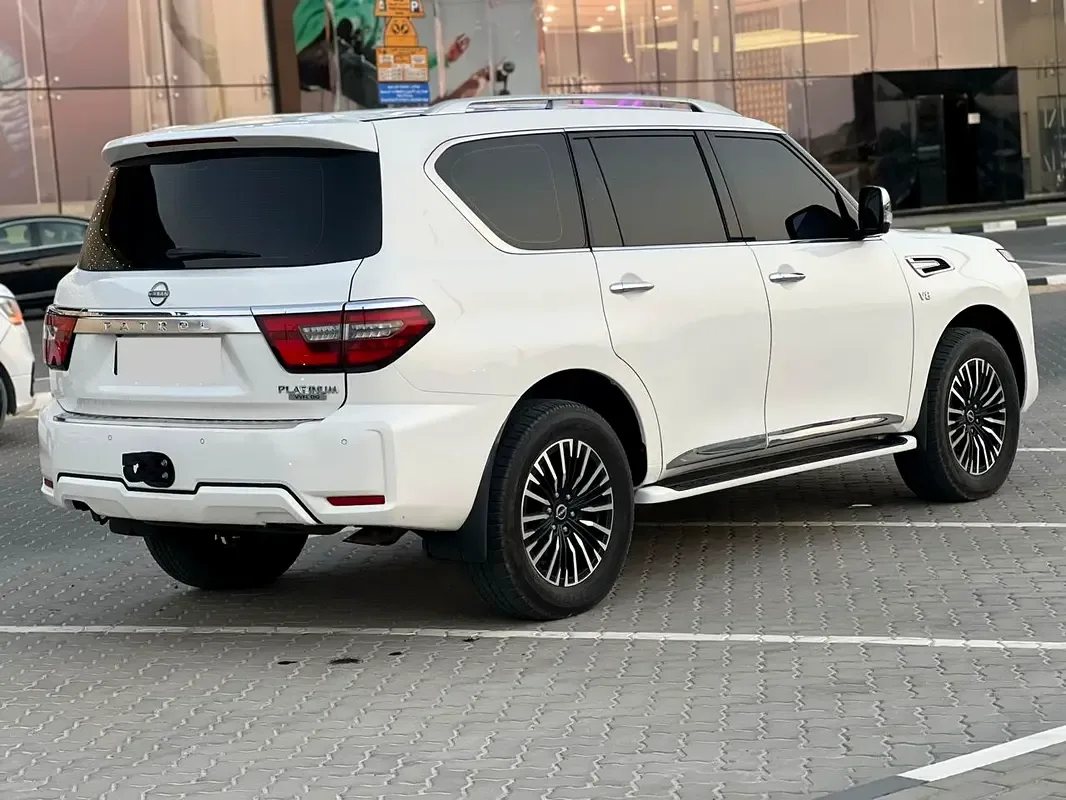 Nissan Patrol 5.6 AT (405 hp) - 5