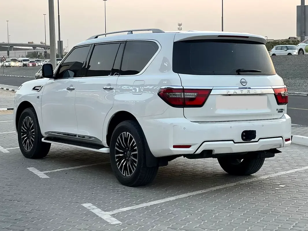 Nissan Patrol 5.6 AT (405 hp) - 6