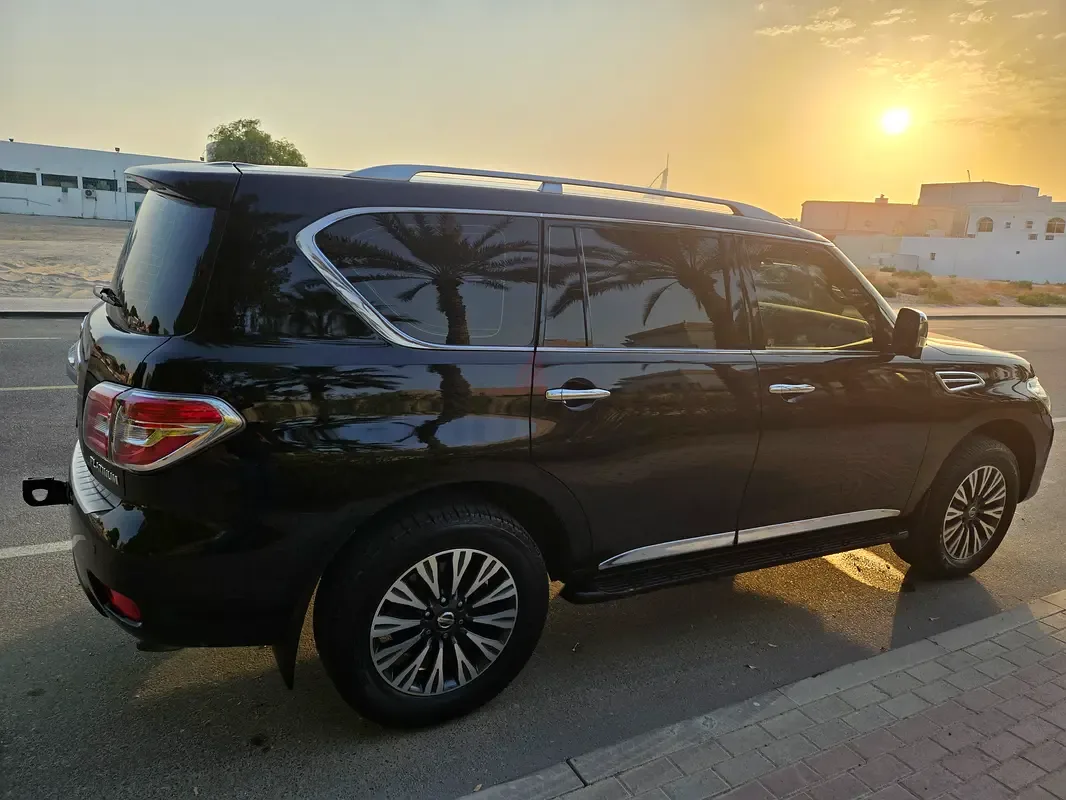 Nissan Patrol 5.6 AT (405 hp)
