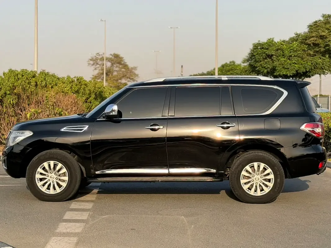 Nissan Patrol 5.6 AT (405 حصان) - 5