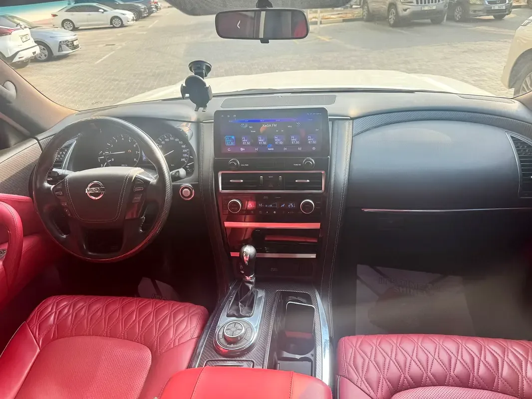 Nissan Patrol 5.6 AT (405 حصان) - 5