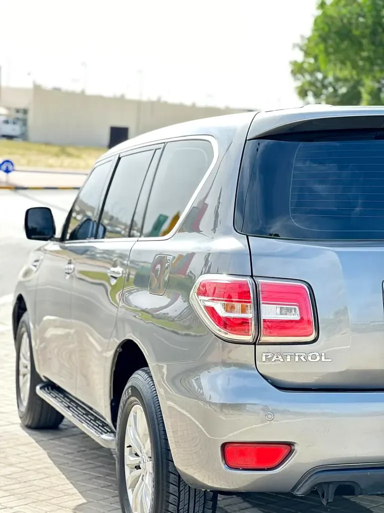 Nissan Patrol 5.6 AT (405 حصان) - 5