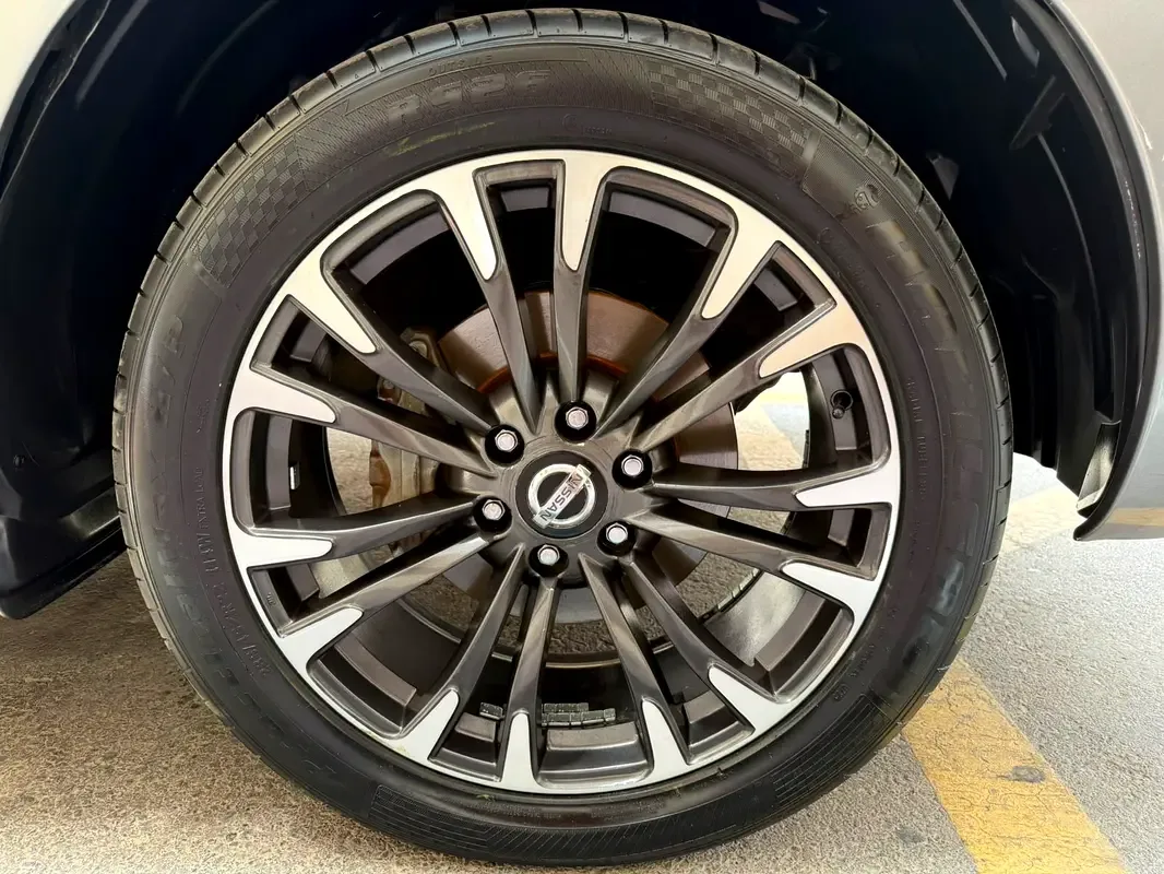 Nissan Patrol 5.6 AT (405 hp) - 8