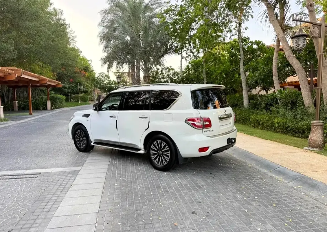 Nissan Patrol 5.6 AT (405 حصان) - 2