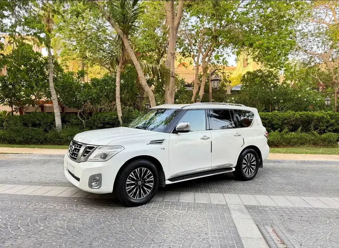 Nissan Patrol 5.6 AT (405 hp)