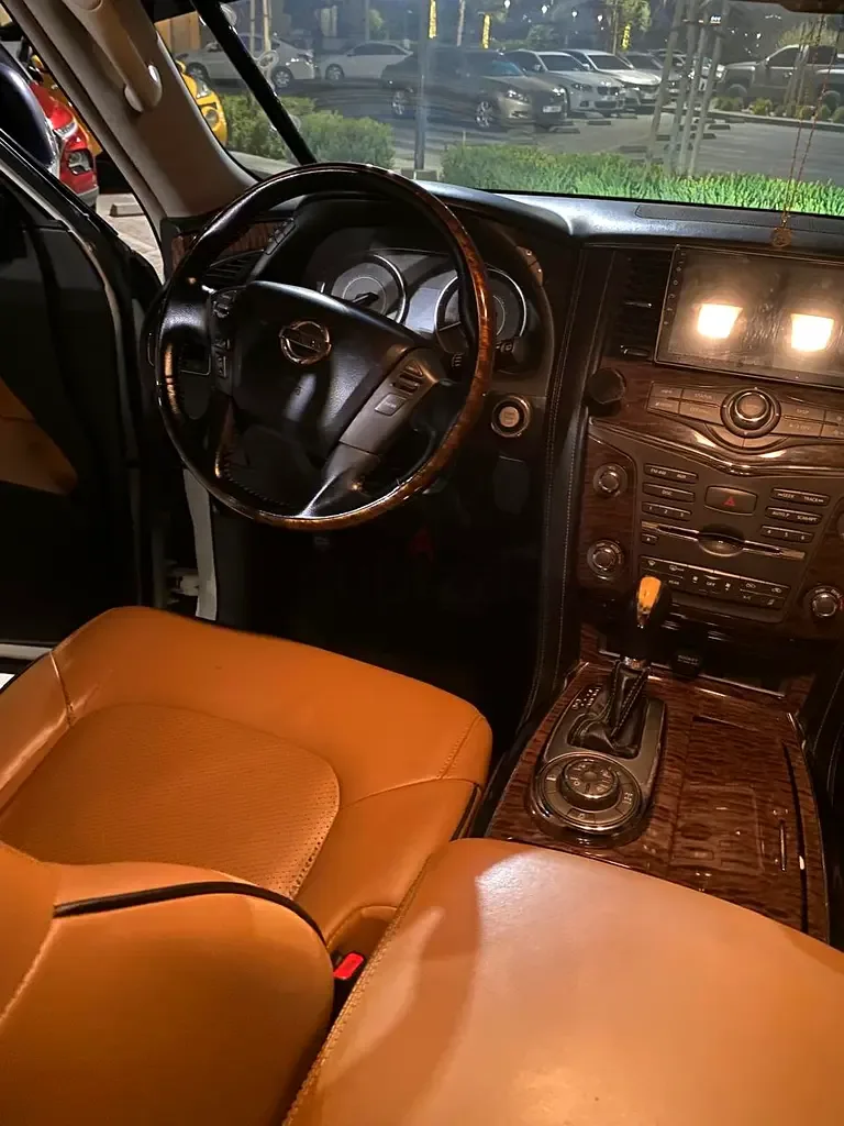 Nissan Patrol 5.6 AT (405 hp) - 2